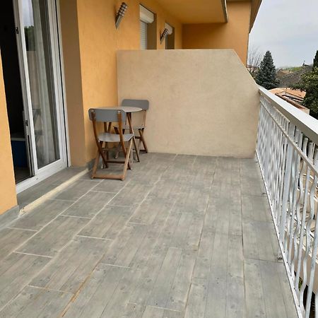 Logis Hotel Le Clement V Roquemaure (Gard) Exterior foto