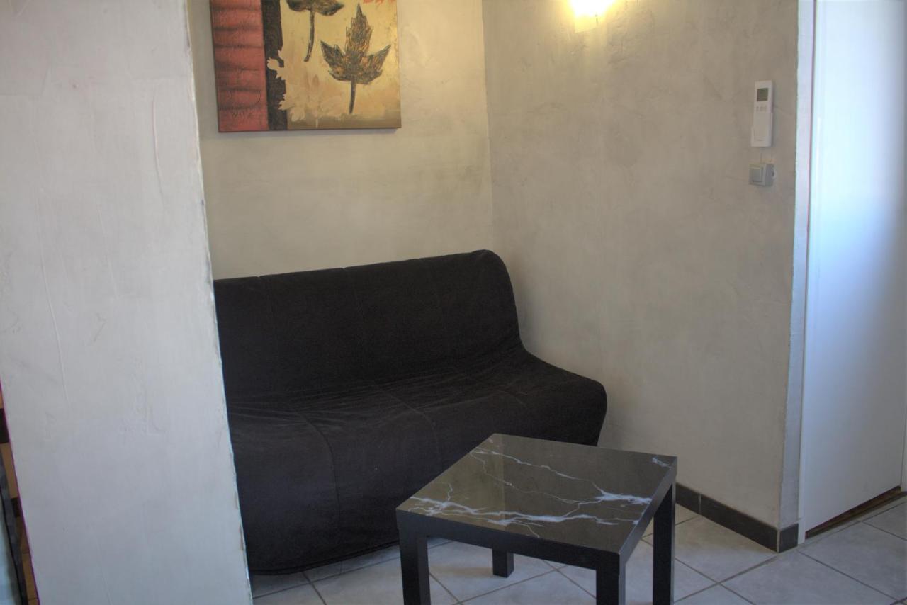 Logis Hotel Le Clement V Roquemaure (Gard) Exterior foto