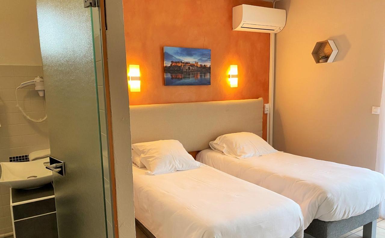 Logis Hotel Le Clement V Roquemaure (Gard) Exterior foto